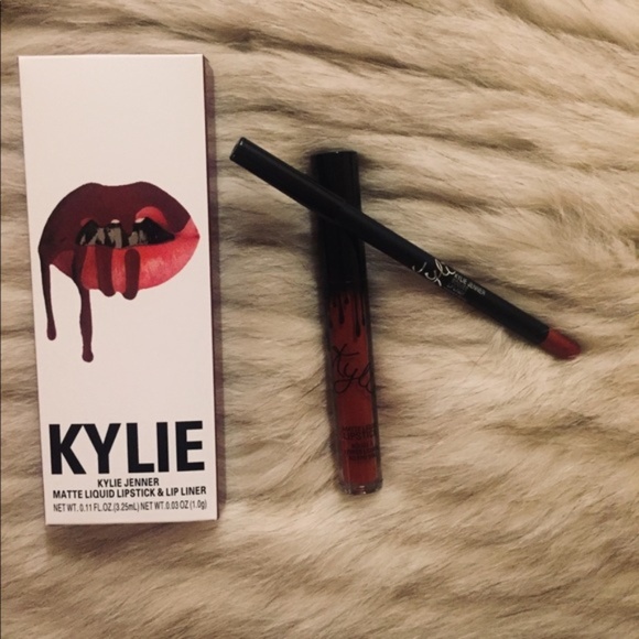 LIP KIT - Picture 1 of 3